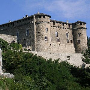 Castello Di Compiano Hotel Relais Museum